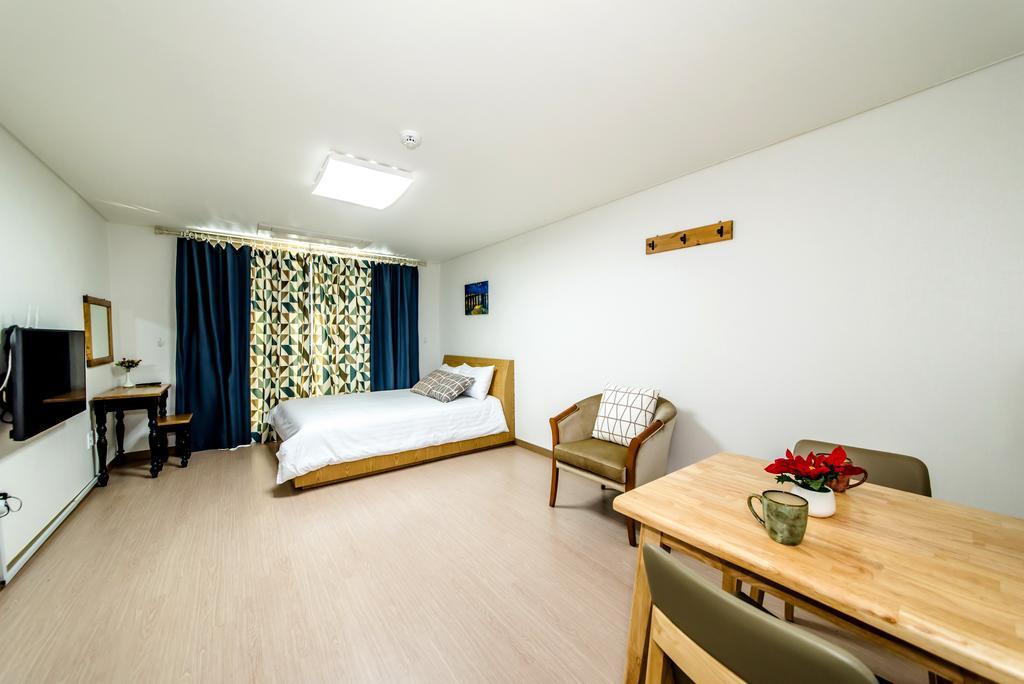 Dorami Pension Seogwipo Bagian luar foto