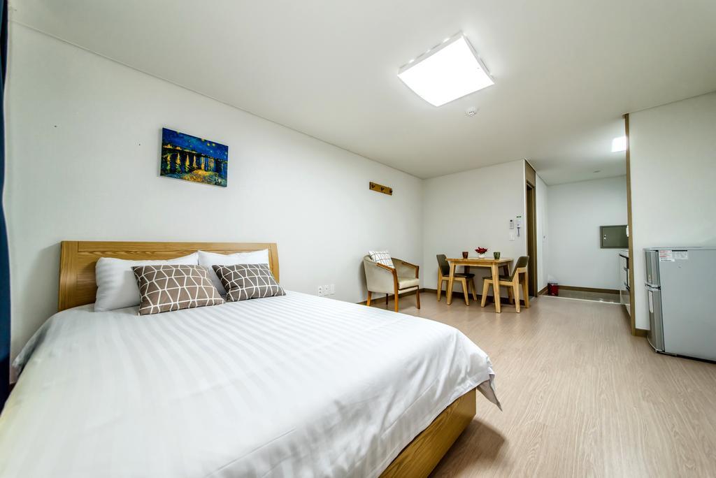 Dorami Pension Seogwipo Bagian luar foto