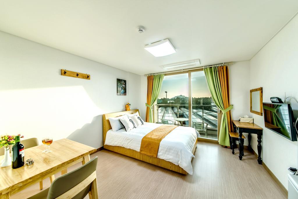 Dorami Pension Seogwipo Bagian luar foto
