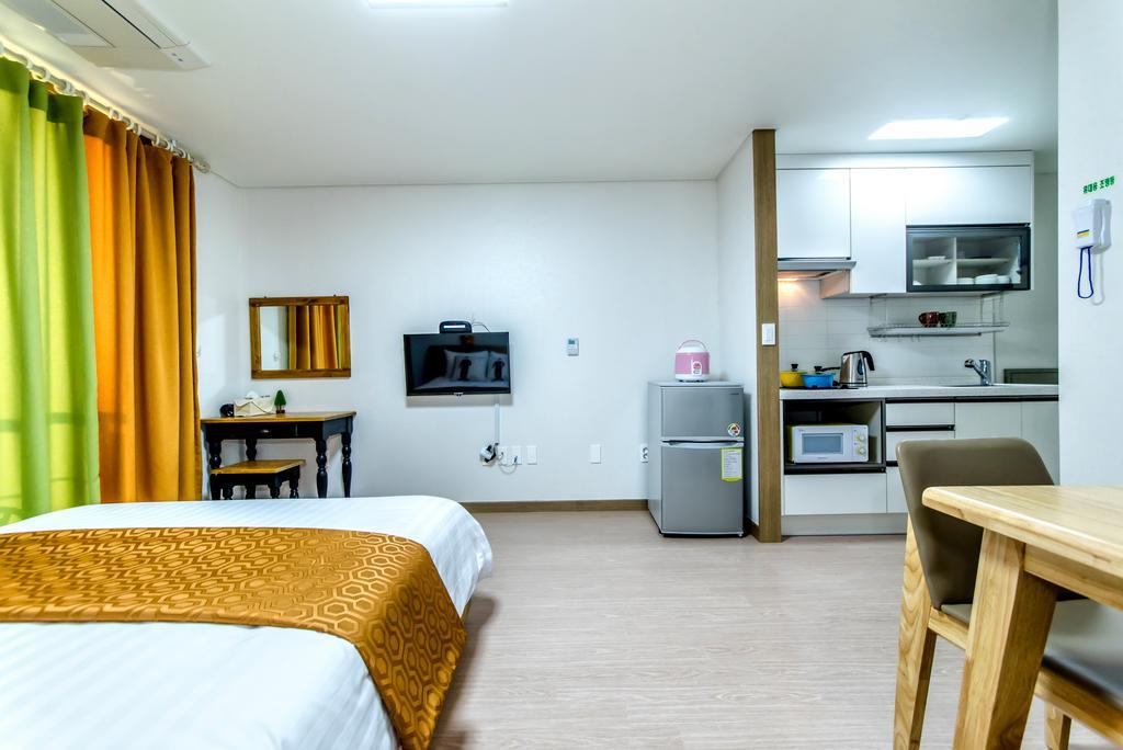 Dorami Pension Seogwipo Bagian luar foto