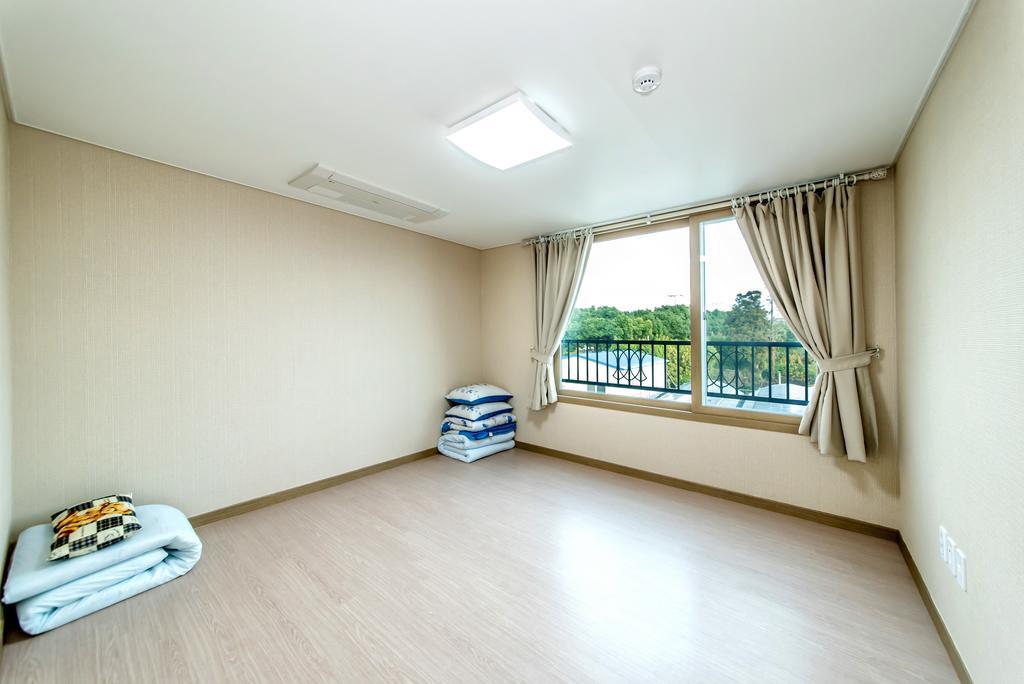 Dorami Pension Seogwipo Bagian luar foto