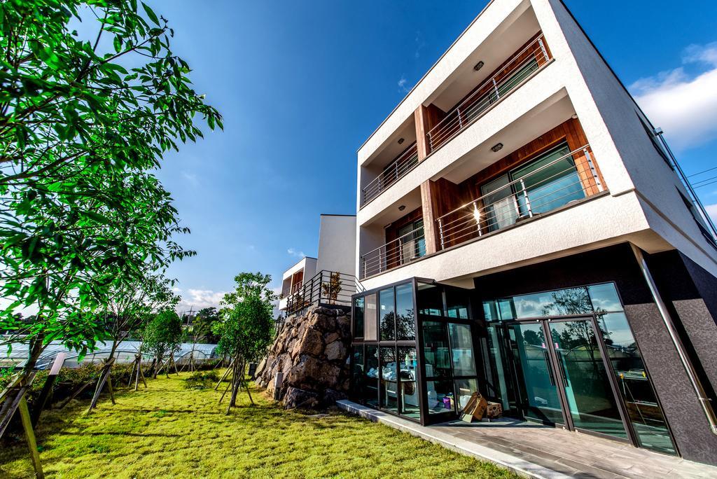Dorami Pension Seogwipo Bagian luar foto