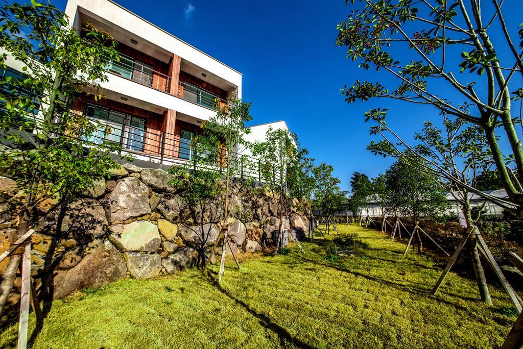 Dorami Pension Seogwipo Bagian luar foto