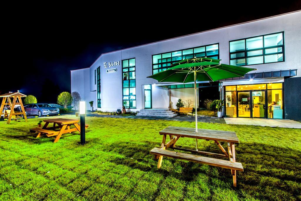 Dorami Pension Seogwipo Bagian luar foto