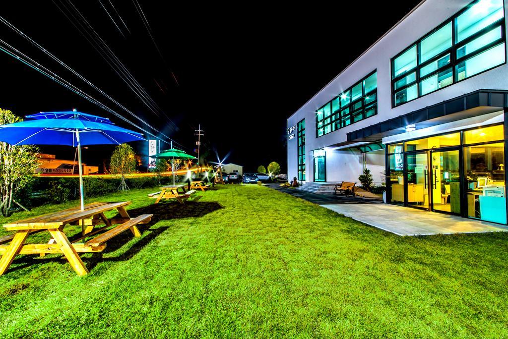 Dorami Pension Seogwipo Bagian luar foto
