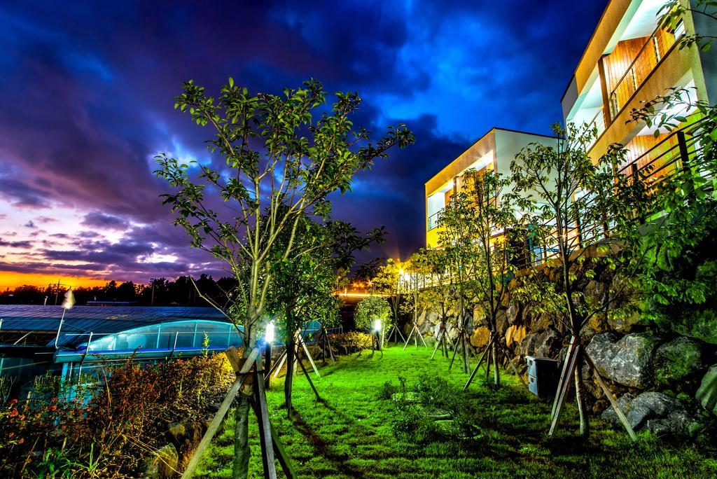 Dorami Pension Seogwipo Bagian luar foto