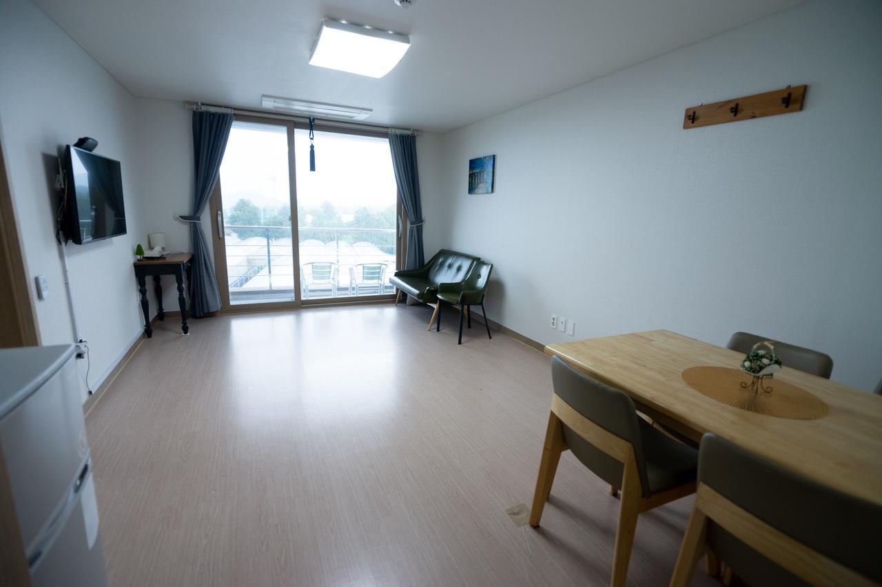 Dorami Pension Seogwipo Bagian luar foto