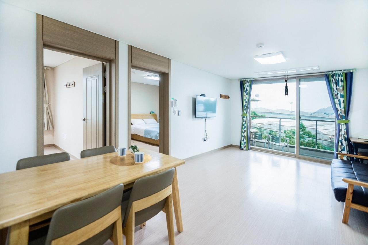 Dorami Pension Seogwipo Bagian luar foto