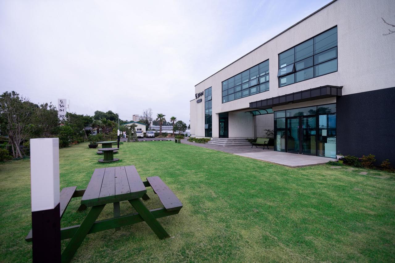 Dorami Pension Seogwipo Bagian luar foto