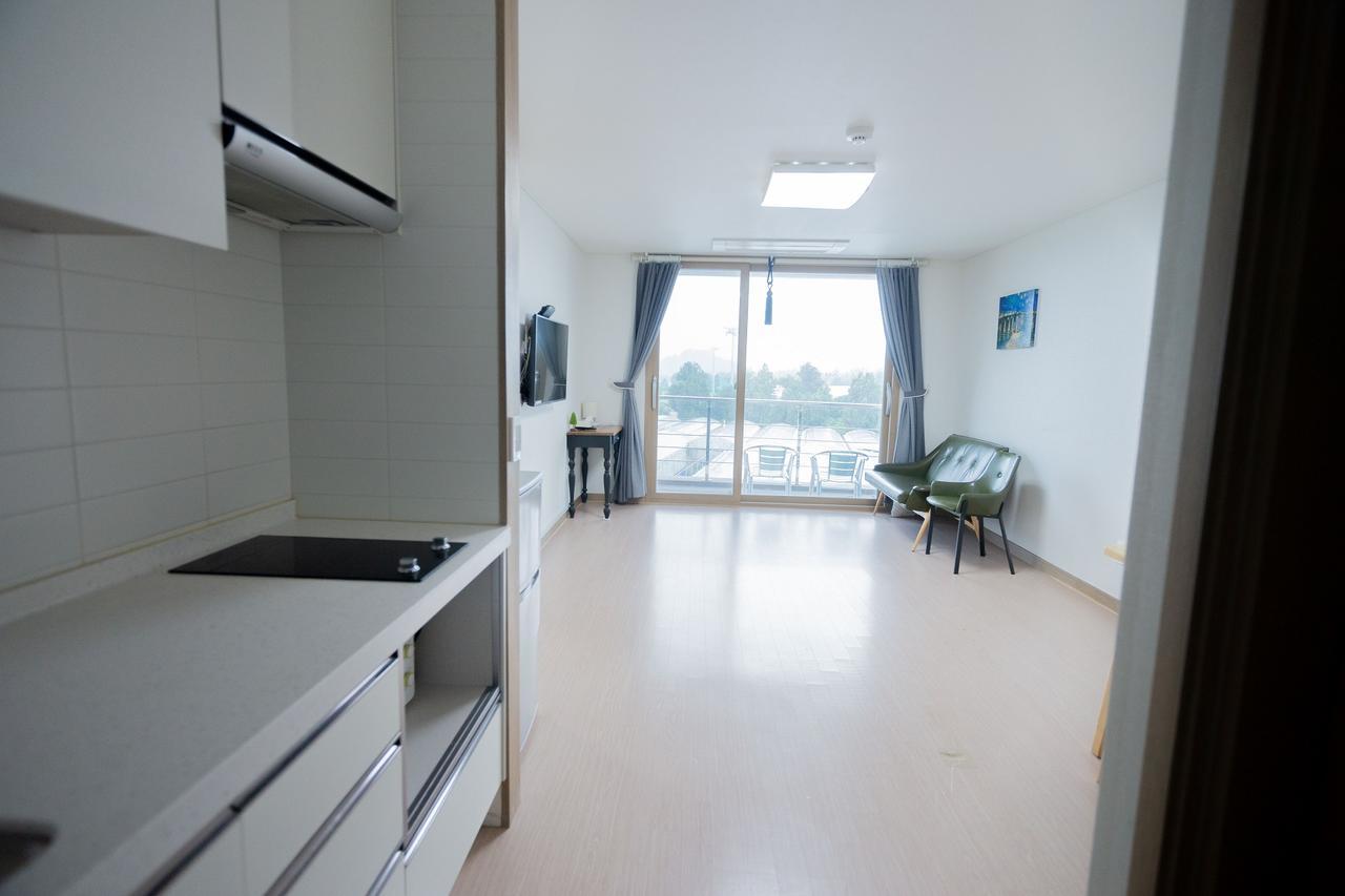 Dorami Pension Seogwipo Bagian luar foto