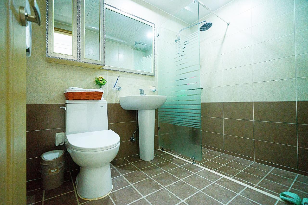 Dorami Pension Seogwipo Bagian luar foto