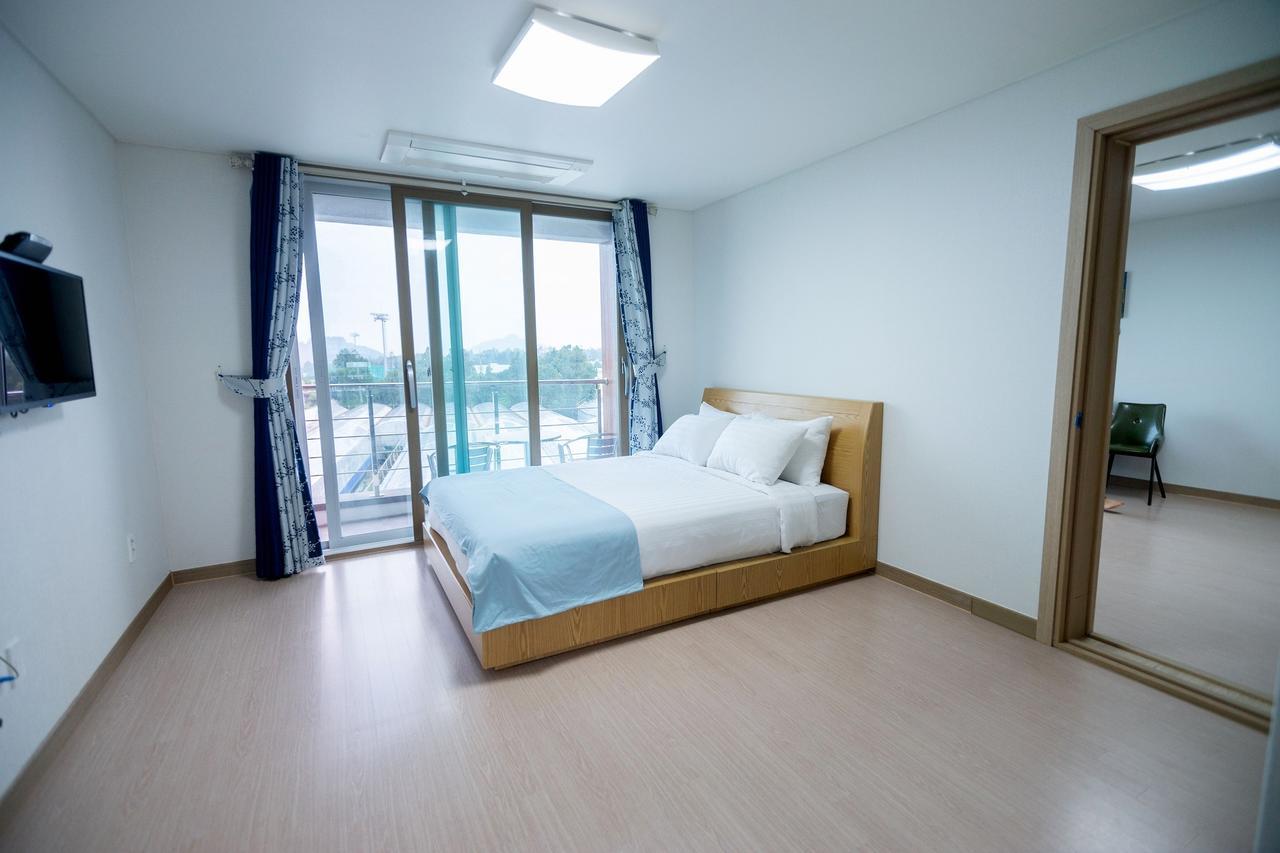 Dorami Pension Seogwipo Bagian luar foto